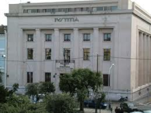 Tentato furto in un bar: agente penitenziario torna in libertà